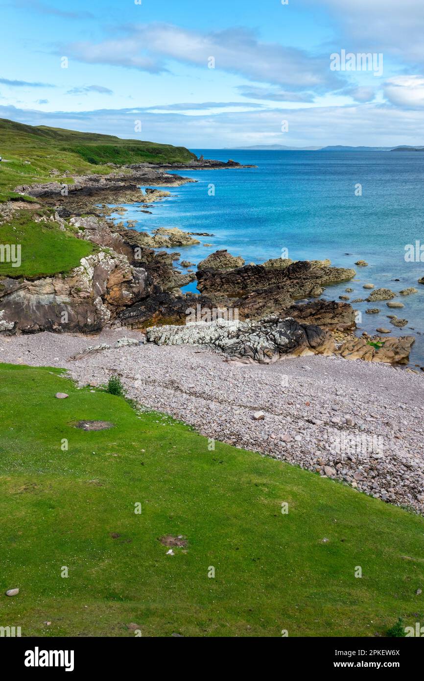 Schottische Küste auf der Halbinsel Coigach im Norden der Highlands, Schottland, Vereinigtes Königreich Stockfoto