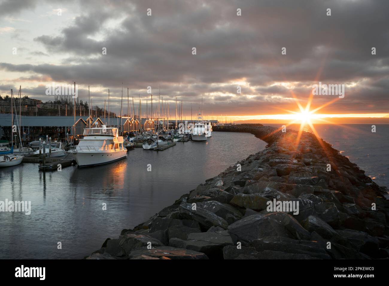 WA24154-00....WASHINGTON - Hafen von Edmonds entlang des Puget Sound. Stockfoto