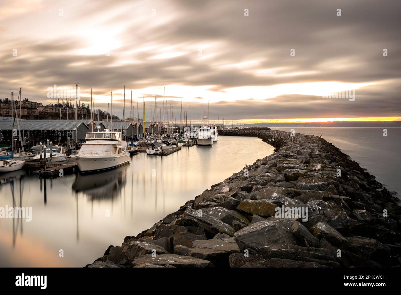 WA24155-00....WASHINGTON - Hafen von Edmonds entlang des Puget Sound. Stockfoto