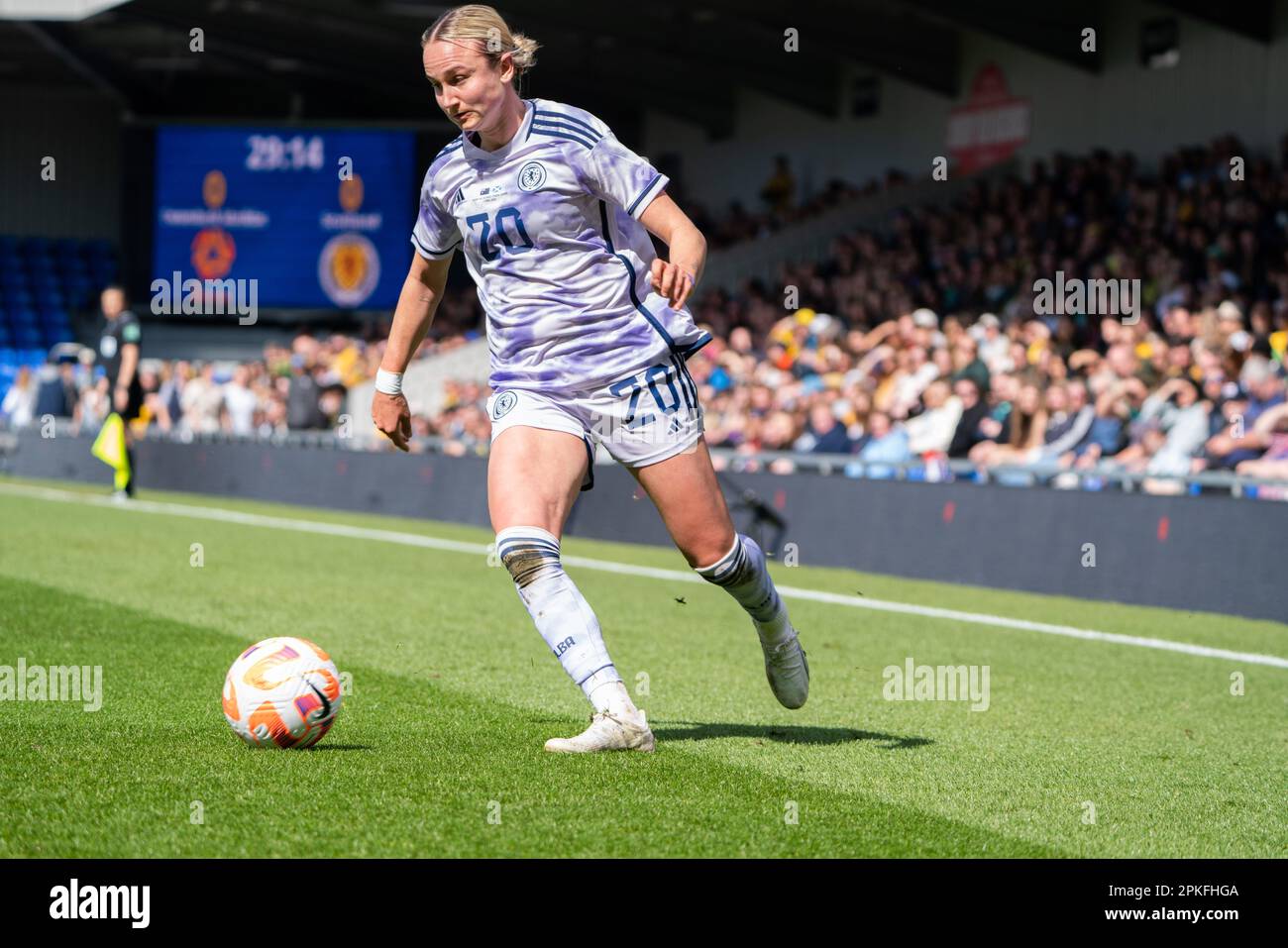 Wimbledon, London, Großbritannien. 7. April 2023 MARTHA THOMAS (Schottland). Commbank Australia Matildas gegen Scotland Women's National Team im Cherry Red Records Stadion, Plough Lane Wimbledon Credit: amer ghazzal/Alamy Live News Stockfoto