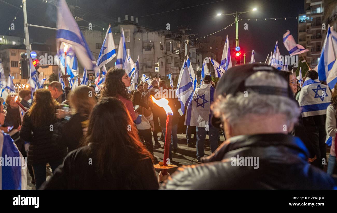 Zivile Proteste in der Stadt Rehovot Israel gegen den geplanten Wechsel der israelischen Regierung zum Obersten Gerichtshof Stockfoto