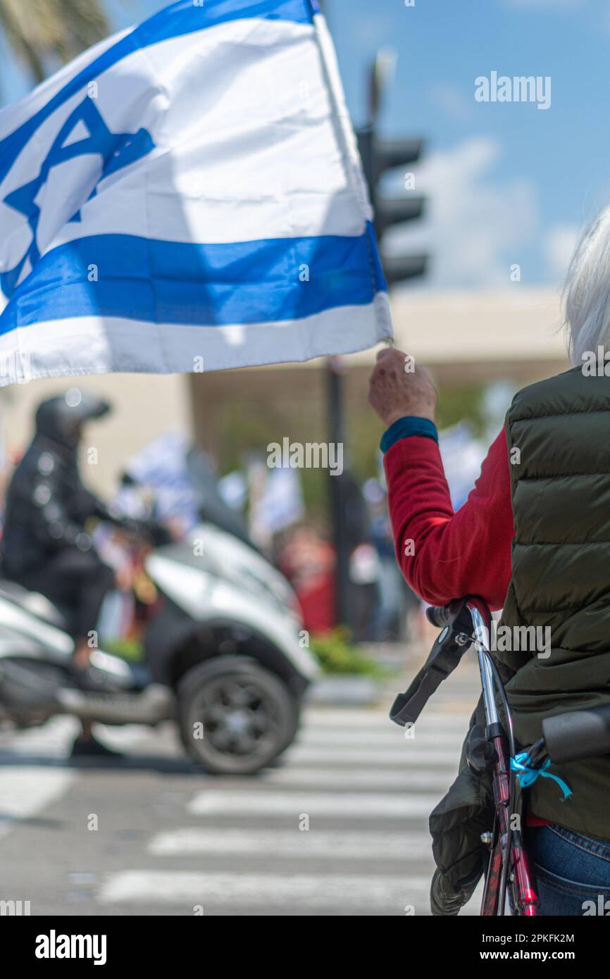 Zivile Proteste in der Stadt Rehovot Israel gegen den geplanten Wechsel der israelischen Regierung zum Obersten Gerichtshof Stockfoto