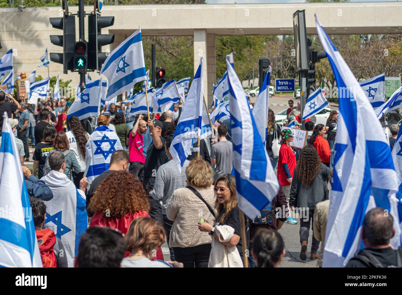 Zivile Proteste in der Stadt Rehovot Israel gegen den geplanten Wechsel der israelischen Regierung zum Obersten Gerichtshof Stockfoto
