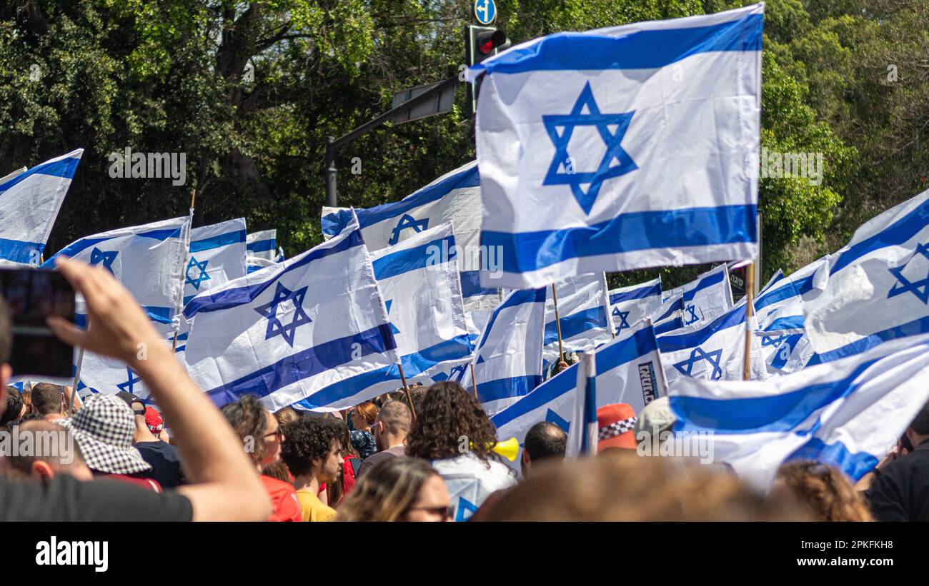 Zivile Proteste in der Stadt Rehovot Israel gegen den geplanten Wechsel der israelischen Regierung zum Obersten Gerichtshof Stockfoto