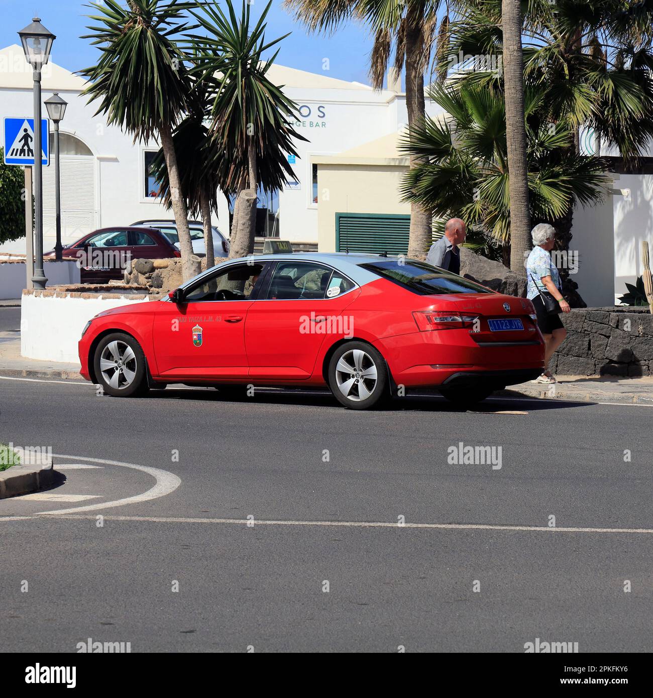 Rotes Taxi Lanzarote. Februar/März 2023. Stockfoto