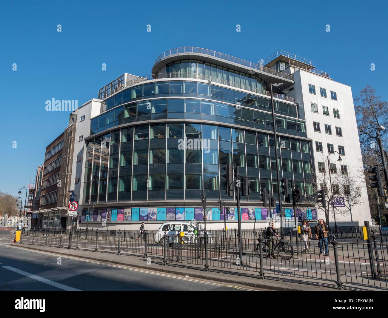 Das Royal College of Anaesthetists (RCoA) Churchill House, 35 Red Lion Square, London WC1R, Großbritannien. Stockfoto