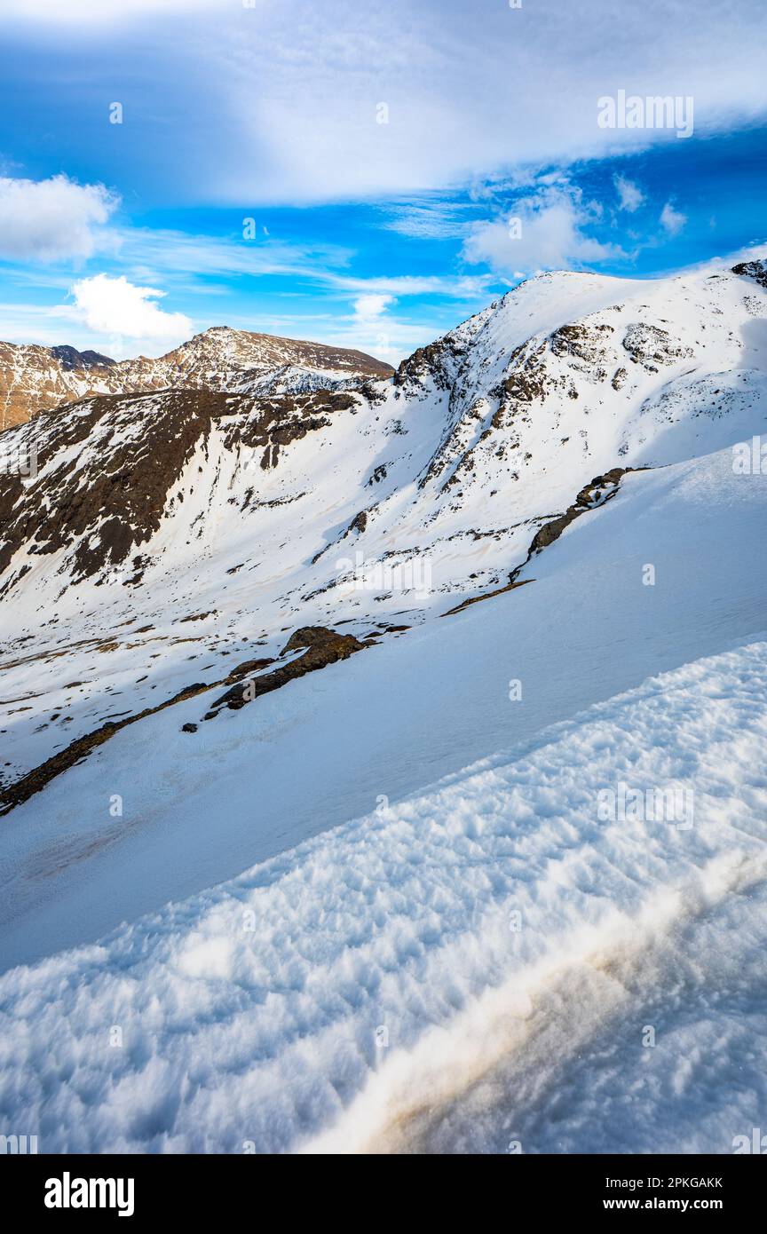 Der Berg Mulhacen, der höchste Gipfel der Sierra Nevada, Spanien. Stockfoto
