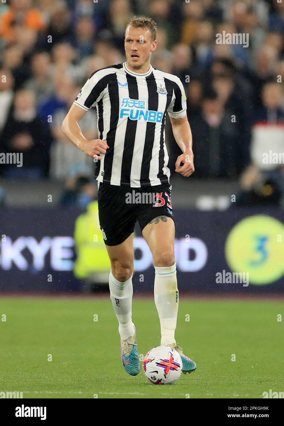 Dan Burn von Newcastle United in Aktion während des Premier League ...