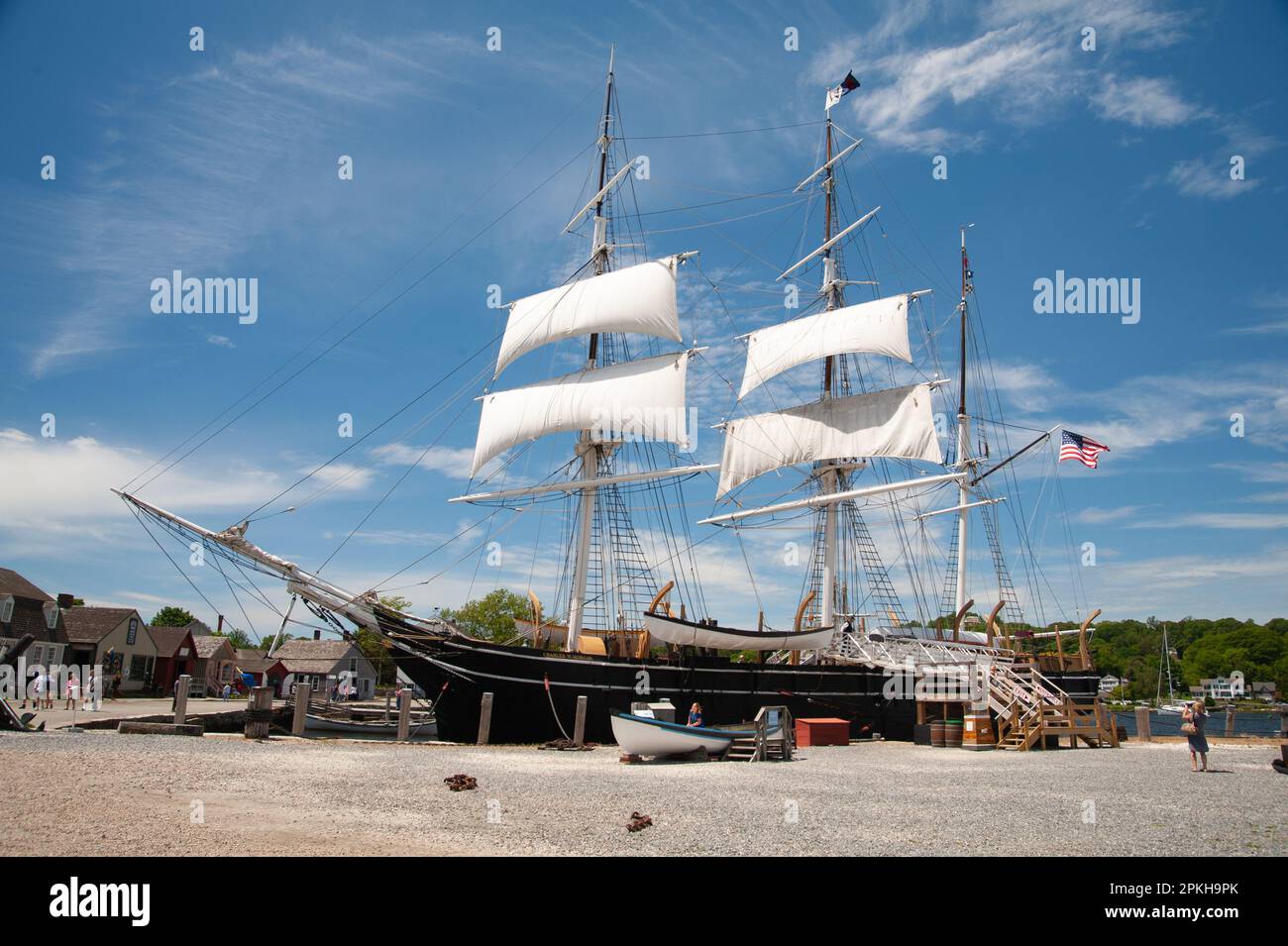 Großes Segelschiff am Dock in Mystic, Connecticut Stockfoto