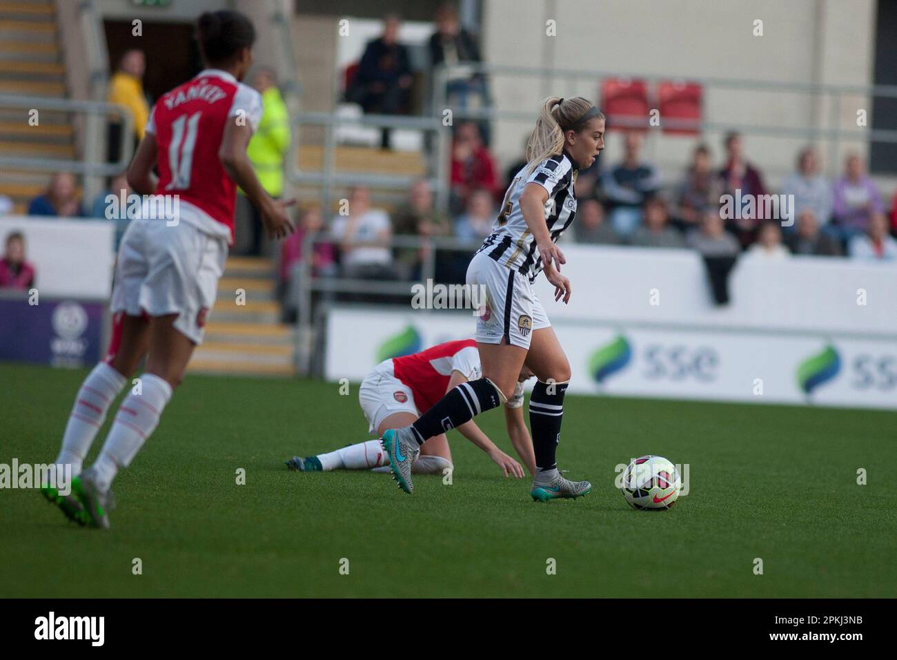 Rotherham, Großbritannien. 01. November 2015. Rotherham, England, November 21. 2015: Sophie Walton (Notts County Ladies) während Arsenal Ladies vs Notts County Ladies, FA WSL Continental Cup Final Football im New York Stadium, Rotherham, England, am 01./11/2015 (MHodsman/SPP) Credit: SPP Sport Press Photo. Alamy Live News Stockfoto