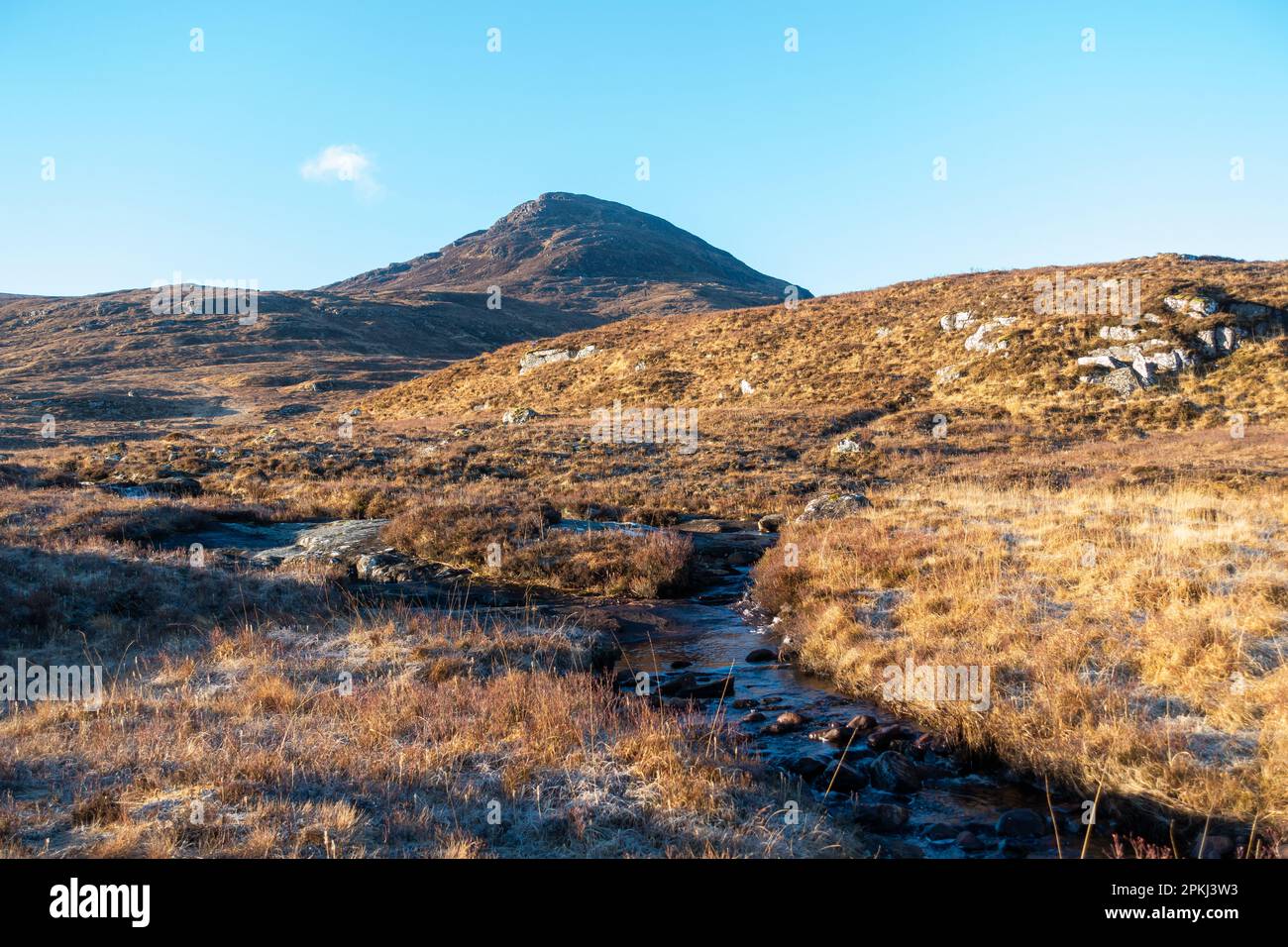 SRON Na Garbh Bienne, die zum schottischen Munro-Berg von Stob Coire Sgriodain in der Nähe der Spean Bridge, Schottland führt Stockfoto