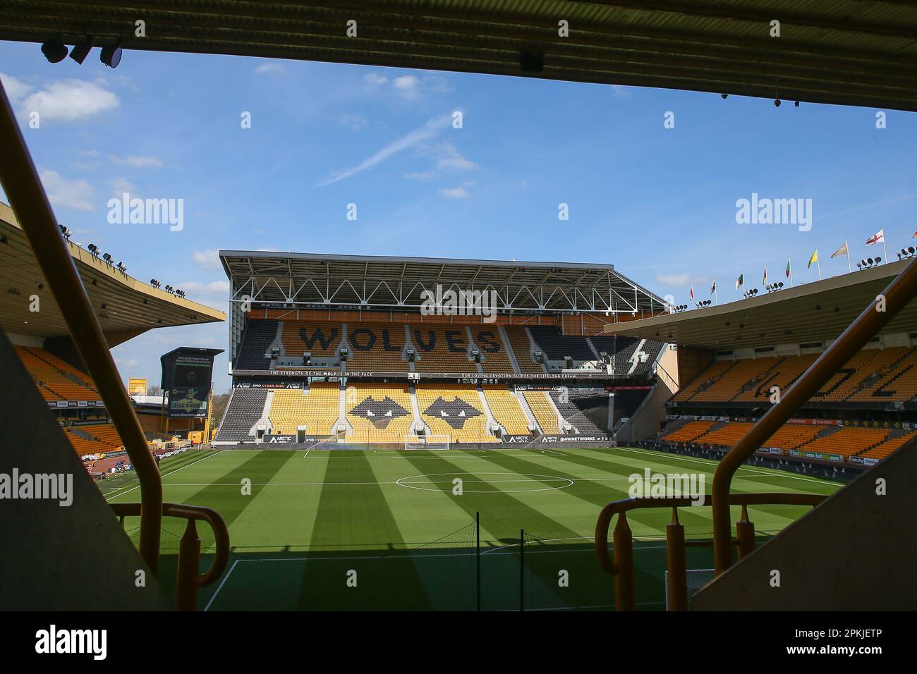 Ein allgemeiner Einblick in Molineux, Heimat von Wolverhampton Wanders vor dem Premier League-Spiel Wolverhampton Wanderers vs Chelsea in Molineux, Wolverhampton, Großbritannien, 8. April 2023 (Foto von Gareth Evans/News Images) Stockfoto