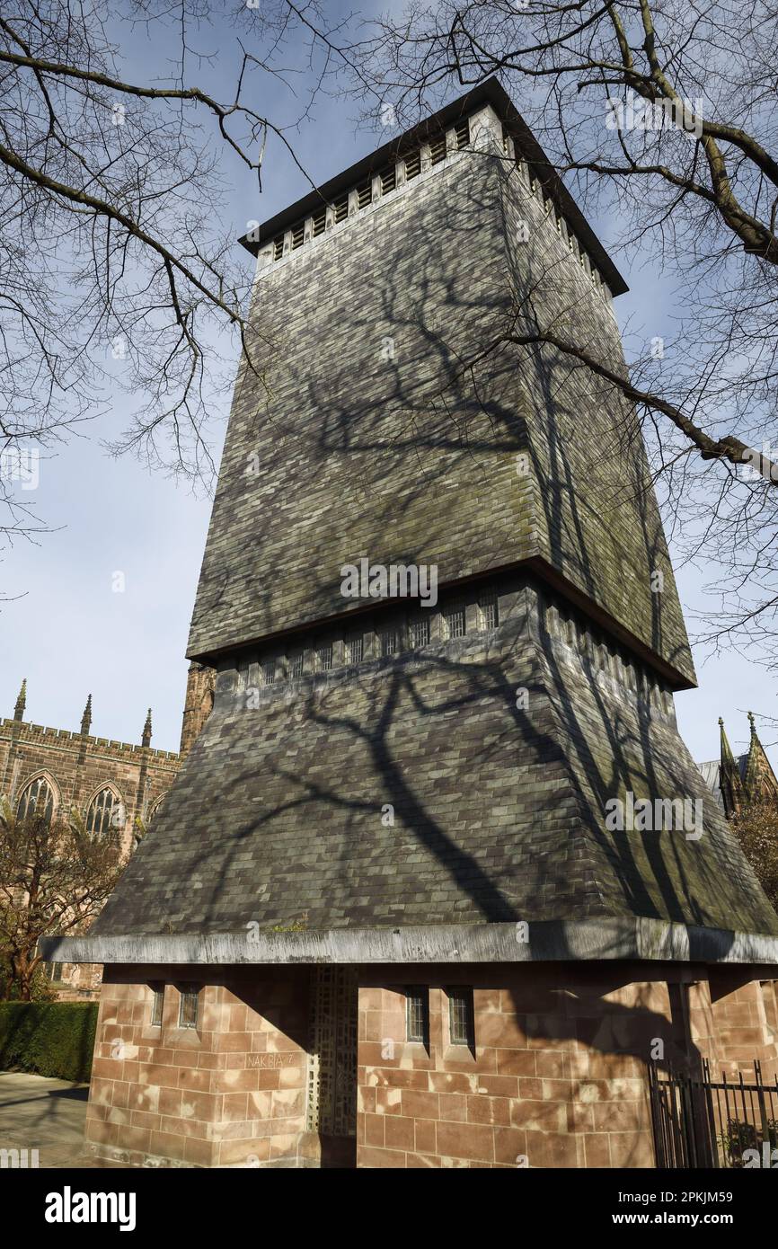 Der Addleshaw Tower ist der Glockenturm neben der Chester Cathedral UK Stockfoto