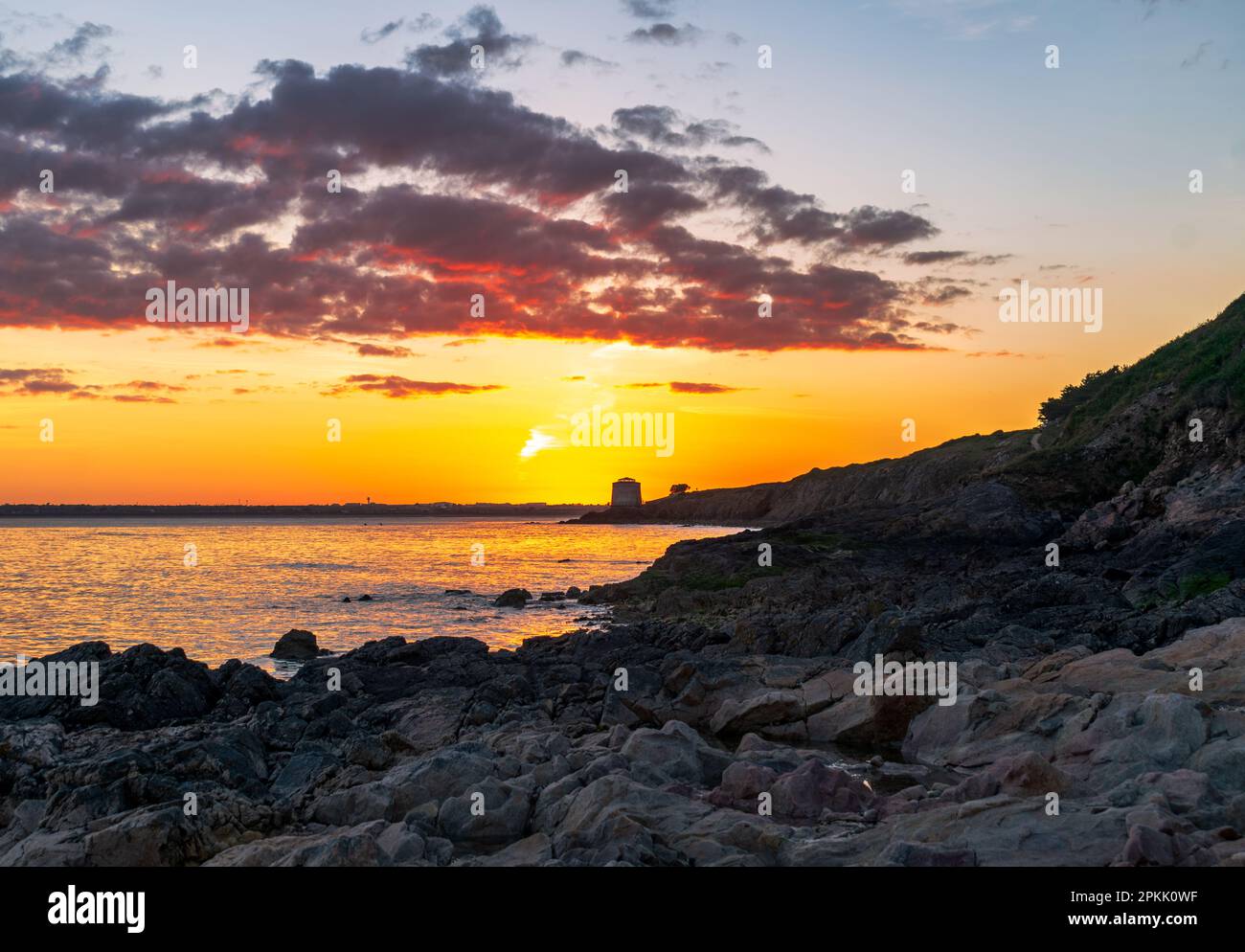 Sonnenuntergang am Sutton Martello Tower Stockfoto