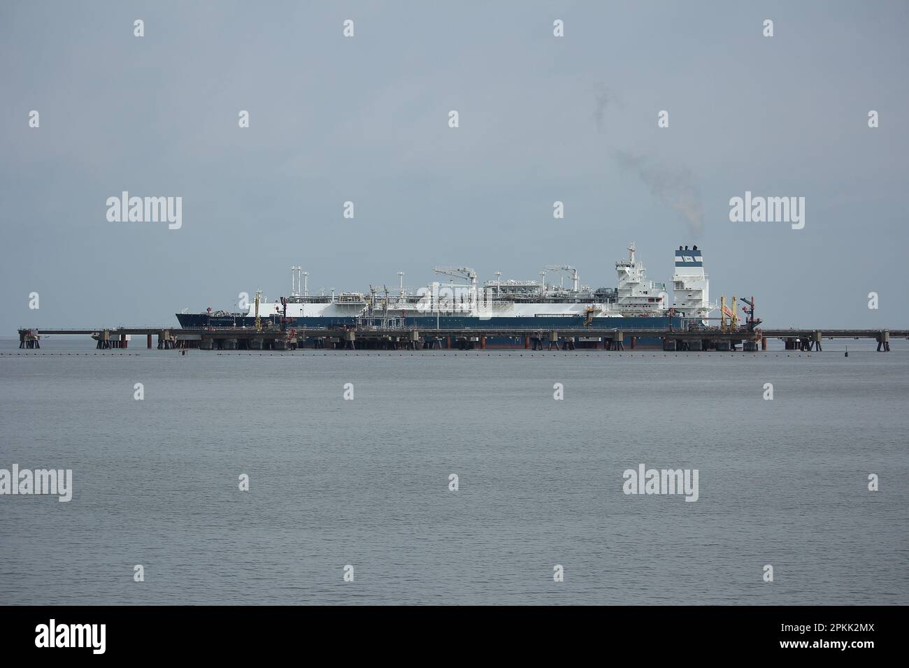 LNG-Tanker HÖEGH ESPERANZA am LNG-Terminal Wilhelmshaven Stockfoto