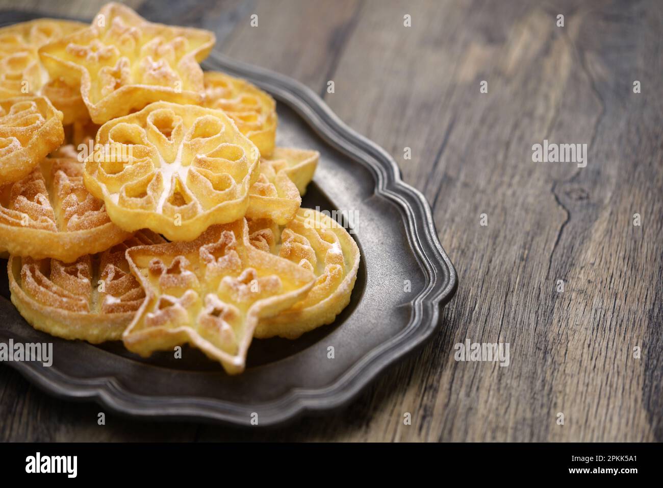 Rosetten-Cookies mit Kopierbereich Stockfoto