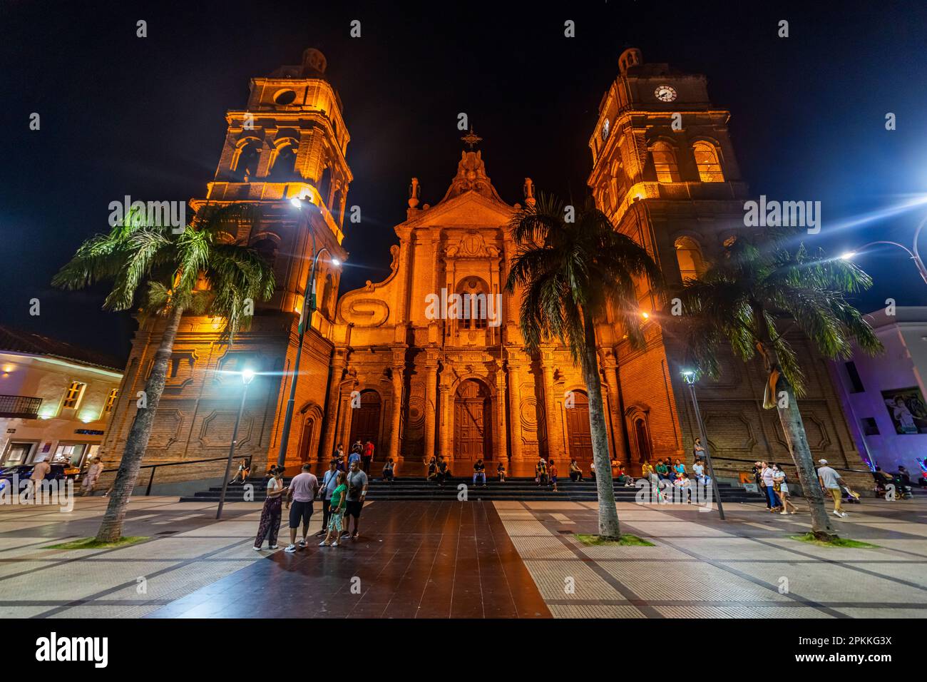 Die Kathedrale St. Lawrence bei Nacht, Santa Cruz de la Sierra, Bolivien, Südamerika Stockfoto