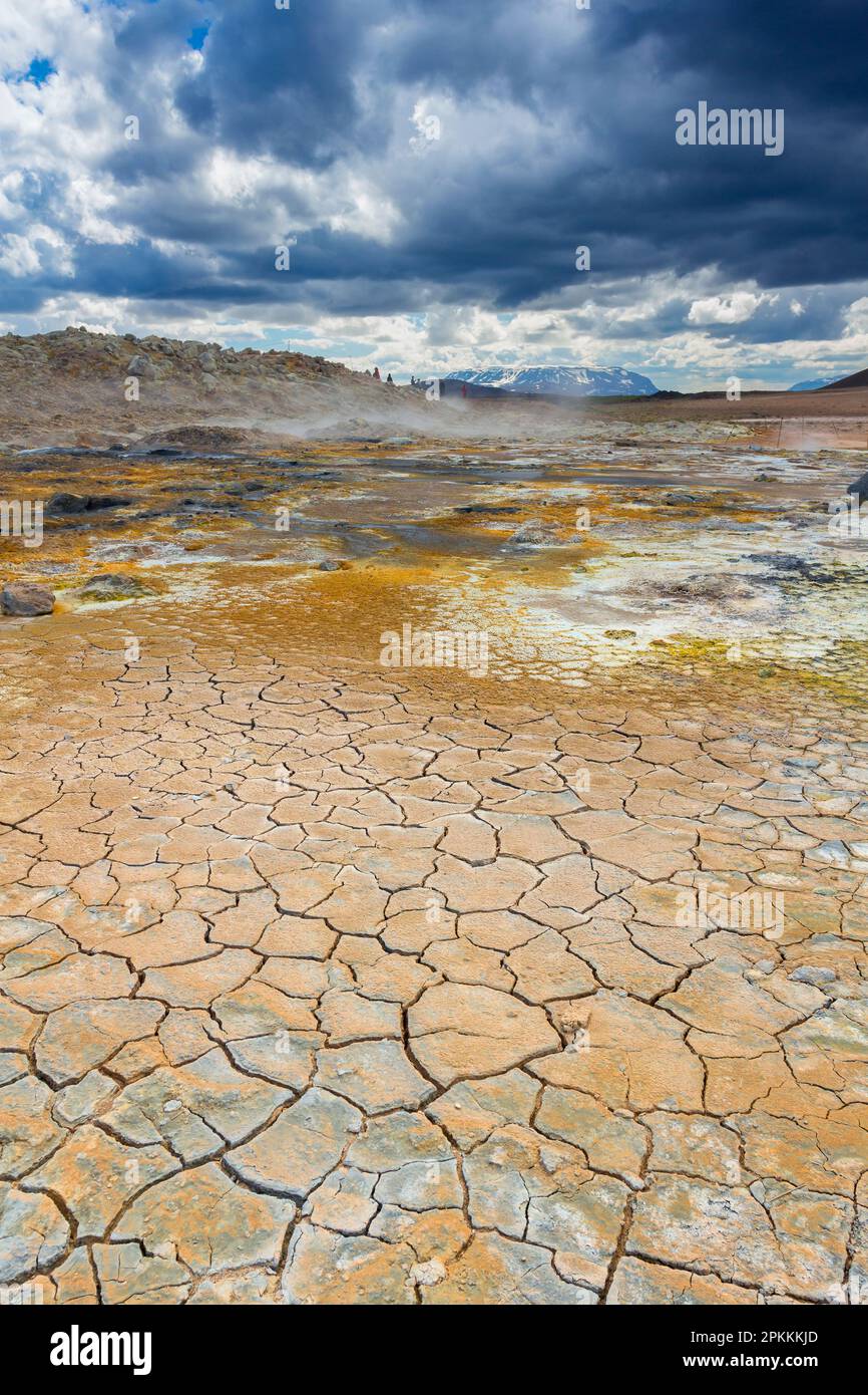 Erdwärme und Schlammrisse, Namafjall Hverir, Island, Polarregionen Stockfoto