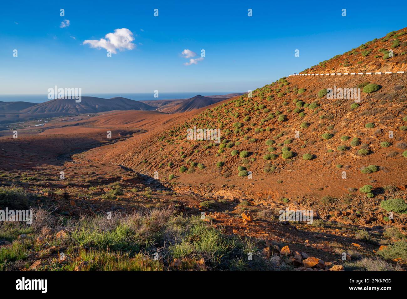 Blick auf die Landschaft von nahe Mirador de Las Penitas Aussichtspunkt, Betancuria, Fuerteventura, Kanarische Inseln, Spanien, Atlantik, Europa Stockfoto