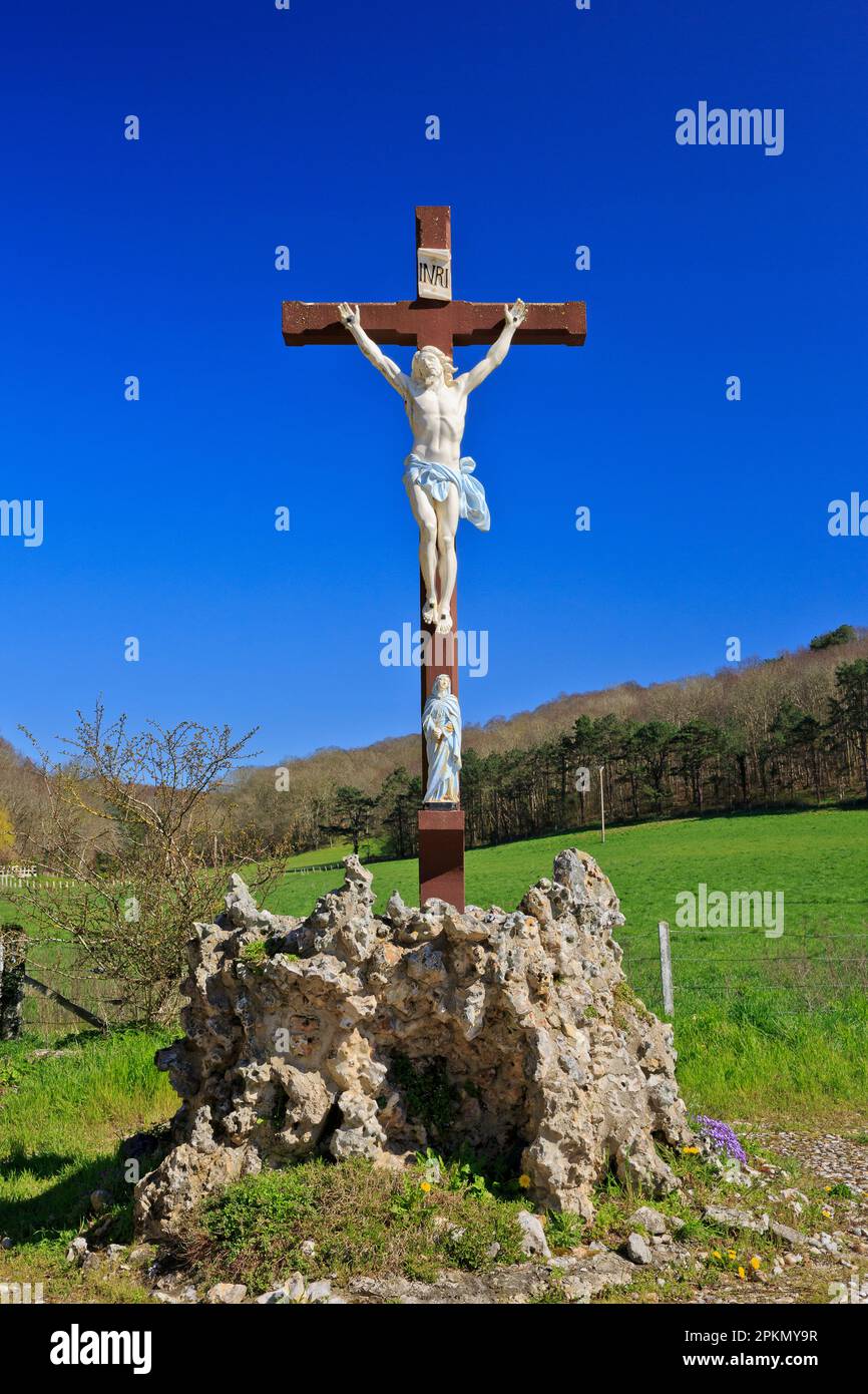 Jesus am Kreuz (Kreuzigung Jesu) in Saint-Jouin-Bruneval (seine-Maritime) in der Normandie, Frankreich Stockfoto