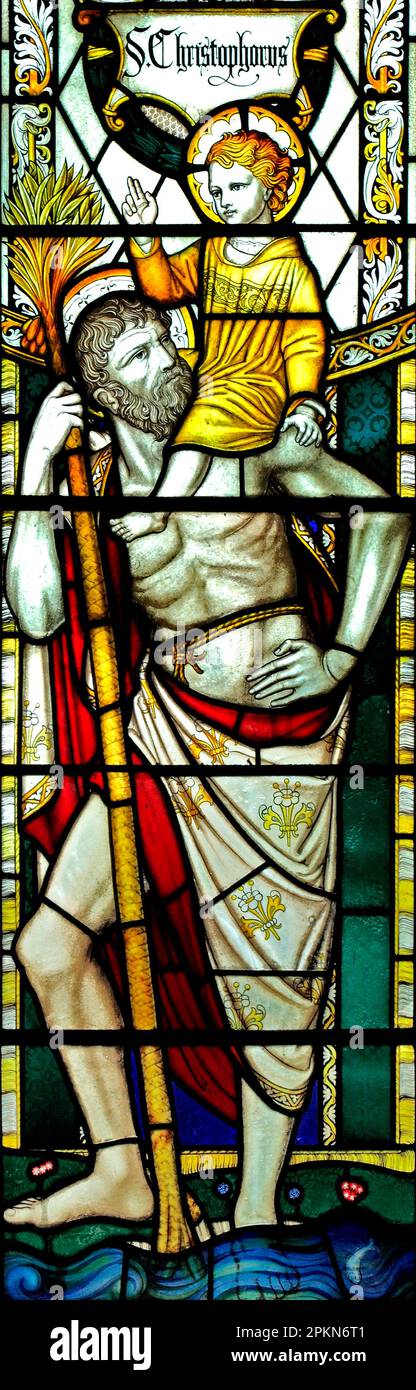 St. Christopher, Kind Jesus auf der Schulter, Wells Near the Sea, Buntglas, Norfolk, viktorianische Fenster aus dem 19. Jahrhundert Stockfoto