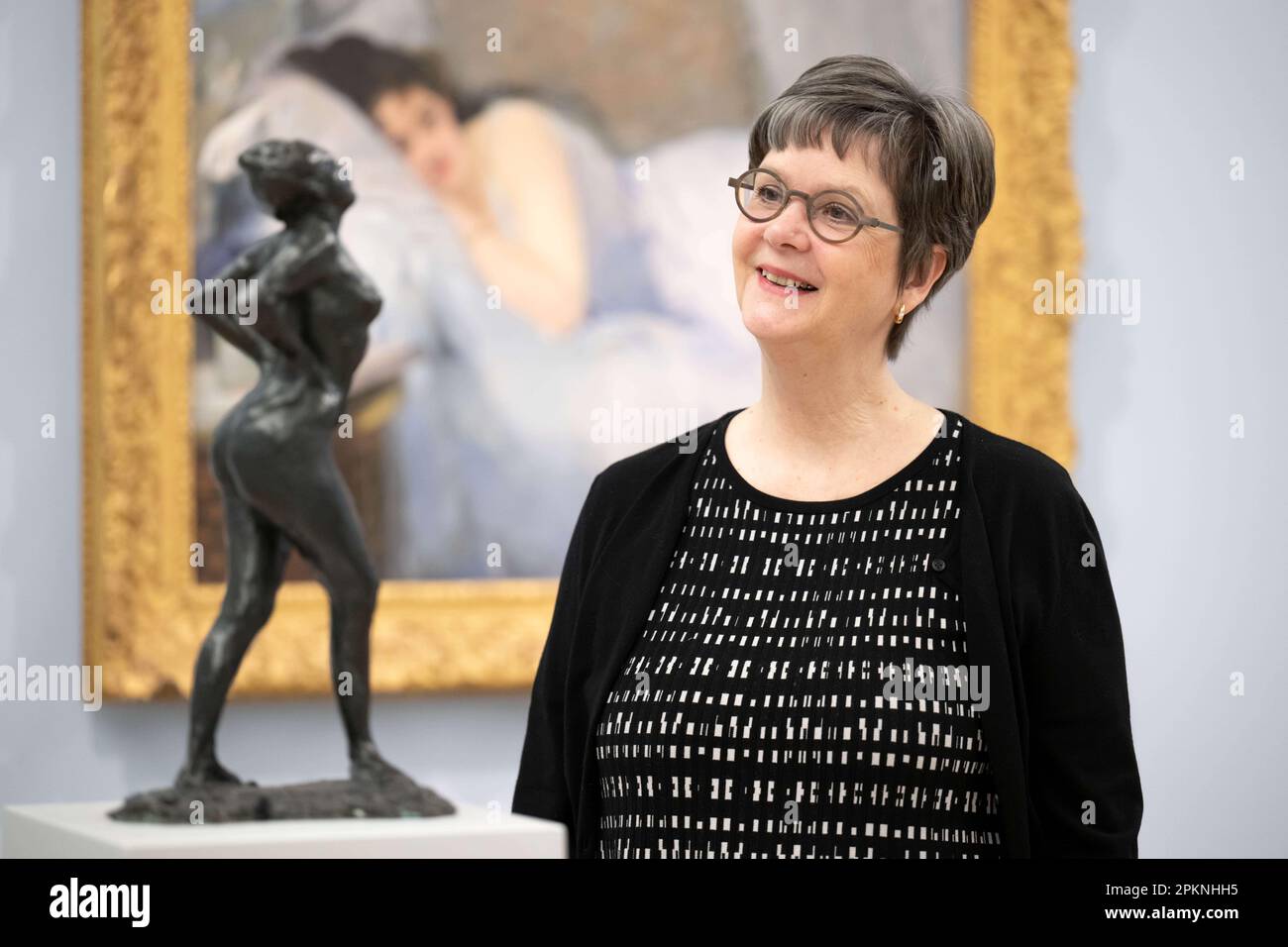 Bremen, Deutschland. 30. März 2023. Nicole Lamotte, Vorsitzende des Kunstvereins Bremen, steht in der Kunsthalle. Museen für klassische Kunst müssen sich mehr bemühen, ein junges Publikum anzuziehen - das sagt die Vorsitzende des 200-jährigen Kunstvereins. Kredit: Sina Schuldt/dpa/Alamy Live News Stockfoto