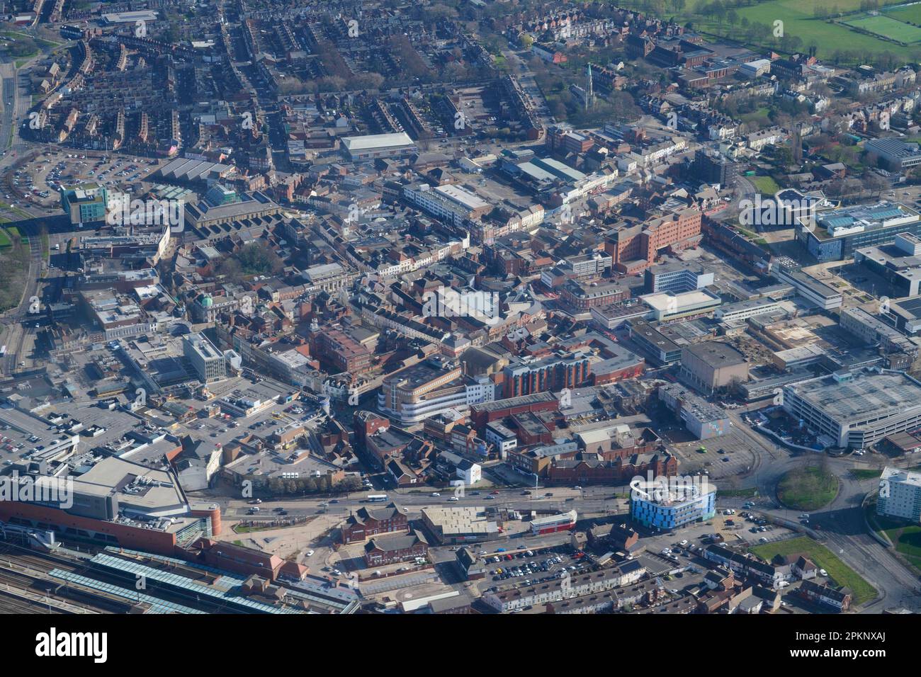Die neue Stadt Doncaster, South Yorkshire, Nordengland, Großbritannien aus der Vogelperspektive Stockfoto