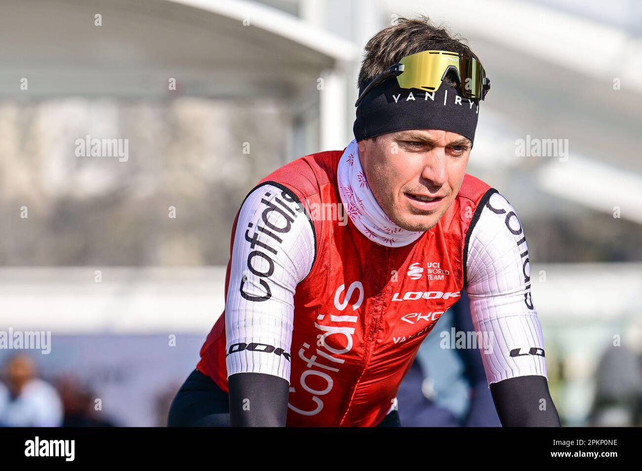 Roubaix, Frankreich. 09. April 2023. Belgische Jelle Wallays von Cofidis, abgebildet zu Beginn des Herrenelitenrenrennen der Radtour „Paris-Roubaix“, 256,6km von Compiegne nach Roubaix, Frankreich, am Sonntag, den 09. April 2023. BELGA PHOTO DIRK WAEM Credit: Belga News Agency/Alamy Live News Stockfoto