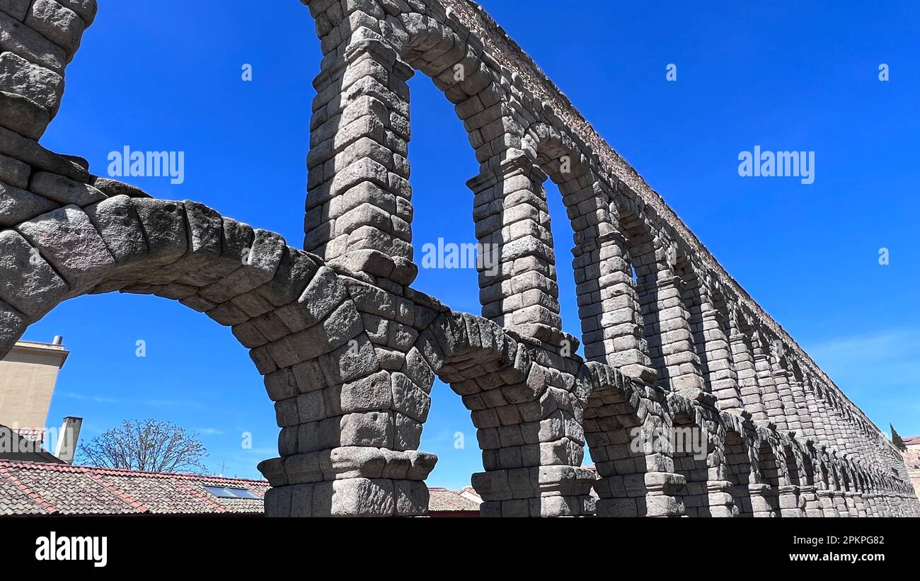 Bögen des römischen Aquädukts von Segovia Stockfoto
