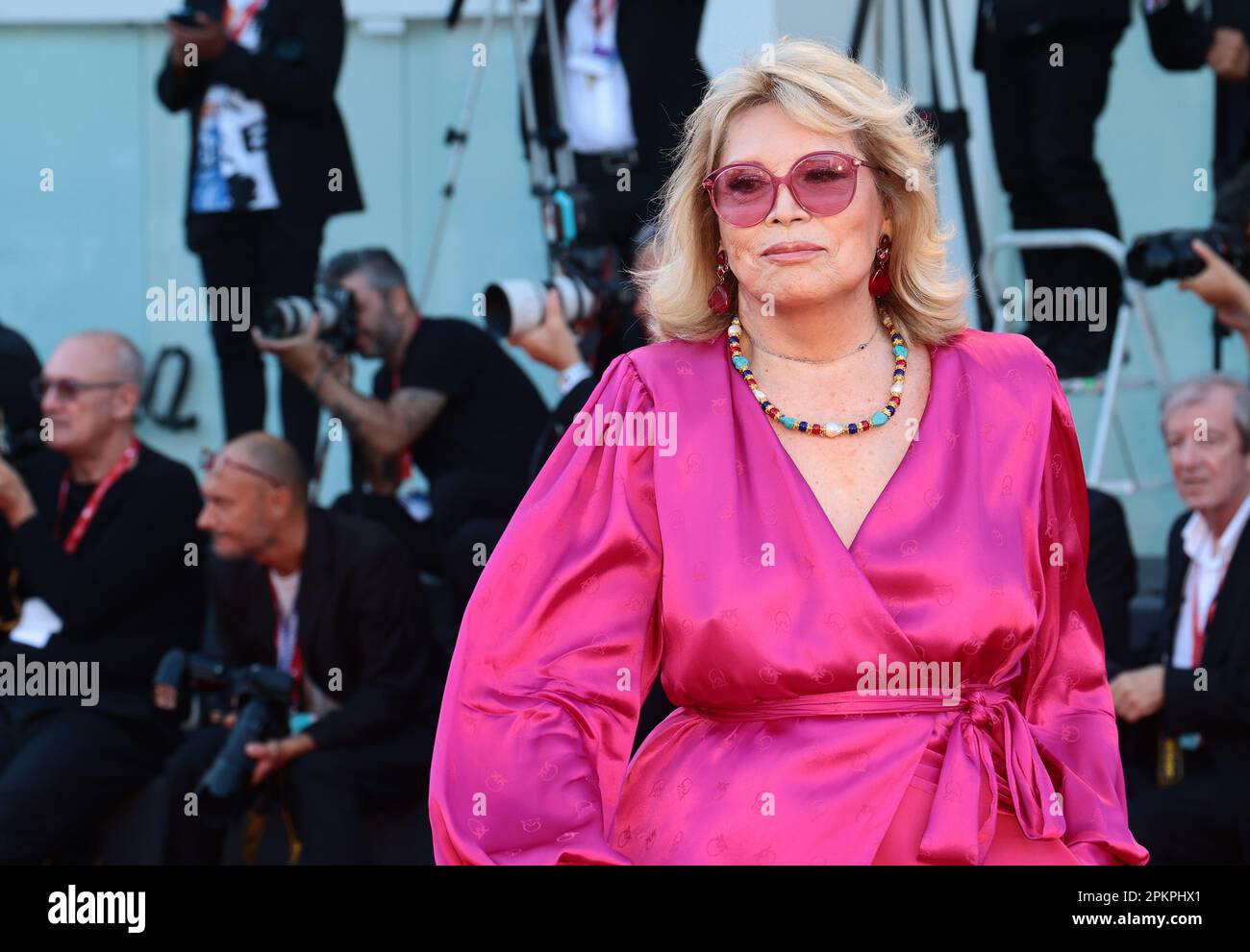 VENEDIG, ITALIEN - SEPTEMBER 06: Amanda Lear besucht den roten Teppich „Il Signore delle Formiche“ beim Venedig Film Festival 79. am 06. September 2022 Stockfoto