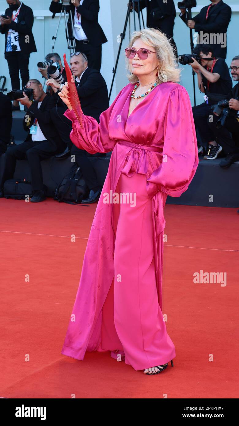 VENEDIG, ITALIEN - SEPTEMBER 06: Amanda Lear besucht den roten Teppich „Il Signore delle Formiche“ beim Venedig Film Festival 79. am 06. September 2022 Stockfoto