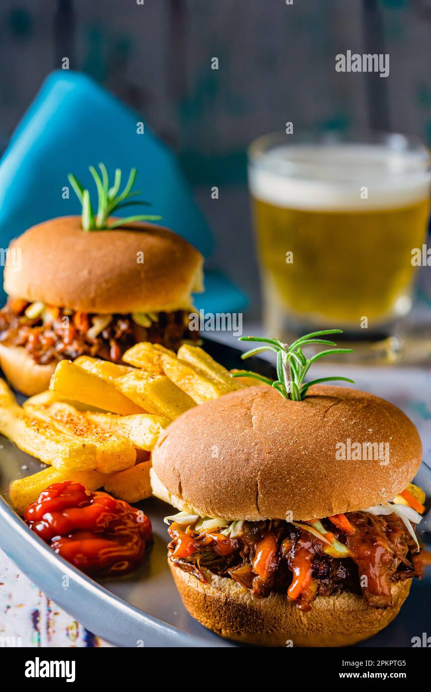Vegane BBQ-Schieberegler. Studioaufnahme, Nahaufnahme. Stockfoto