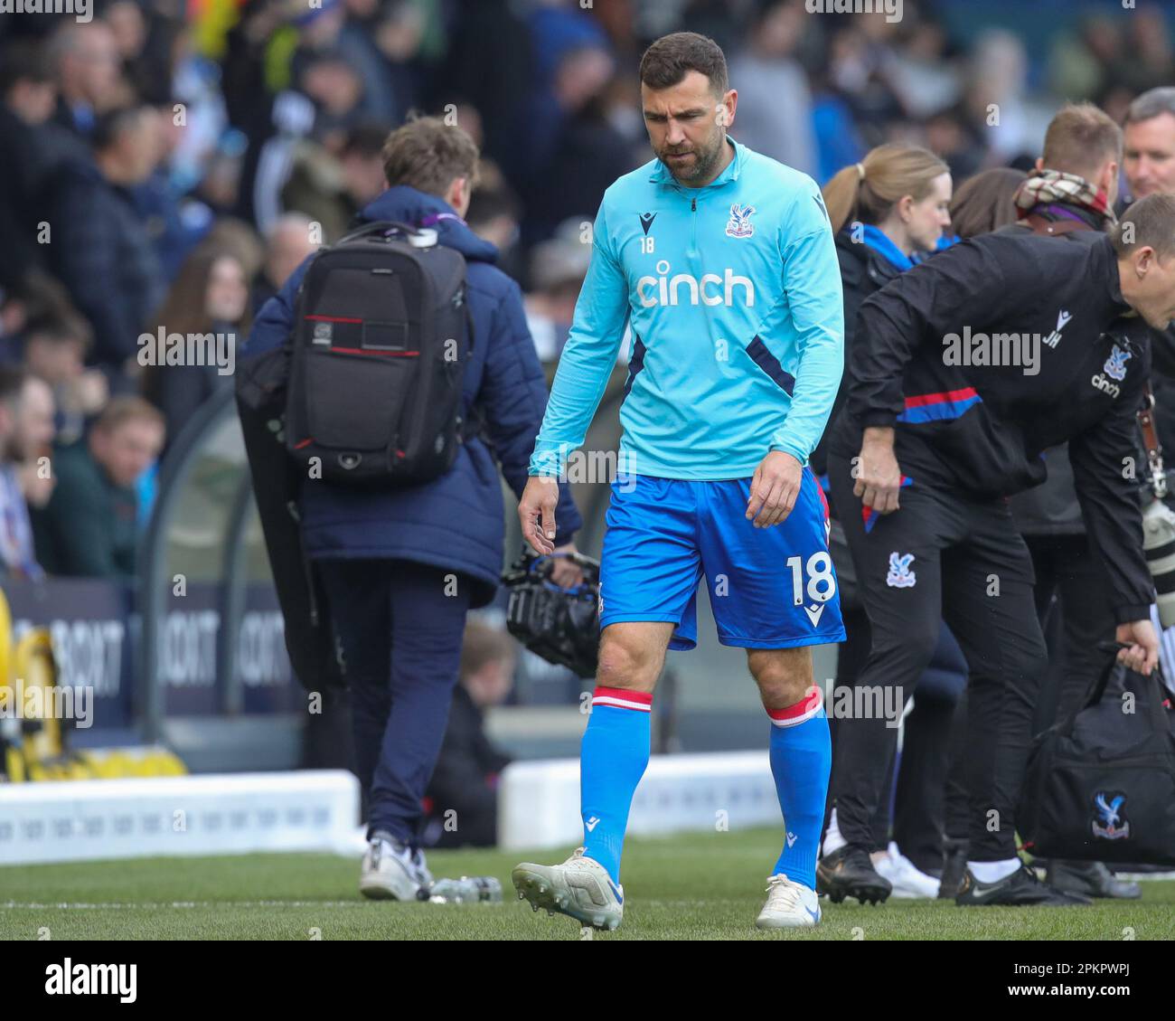 Leeds, Großbritannien. 09. April 2023. James McArthur #18 von Crystal Palace während der Vorbereitungsphase vor dem Spiel der Premier League Leeds United gegen Crystal Palace in Elland Road, Leeds, Großbritannien, 9. April 2023 (Foto von James Heaton/News Images) in Leeds, Großbritannien, am 4./9. April 2023. (Foto: James Heaton/News Images/Sipa USA) Guthaben: SIPA USA/Alamy Live News Stockfoto