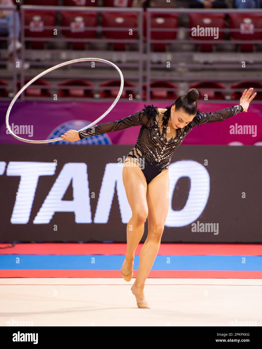 Sofia, Bulgarien. 31. März 2023. Tamara Artic of Croatia tritt während der rhythmischen Gymnastik-Weltmeisterschaft in der Arena Armeec mit dem Korb auf Stockfoto