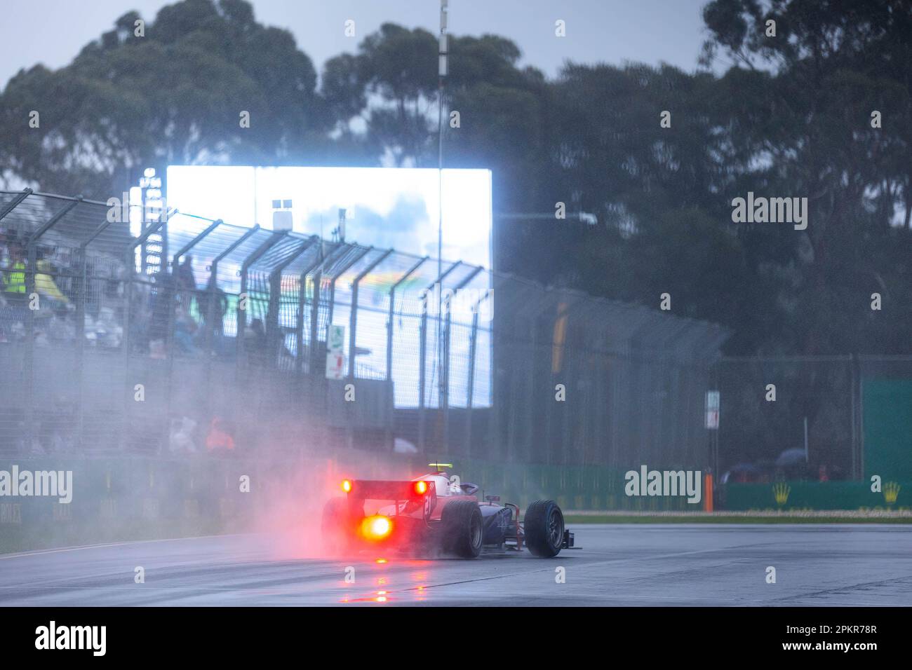 Clement Novalak von Frankreich, der im Jahr F2 den Trident (21) fährt, qualifiziert sich für den australischen Formel-1-Grand Prix. Stockfoto