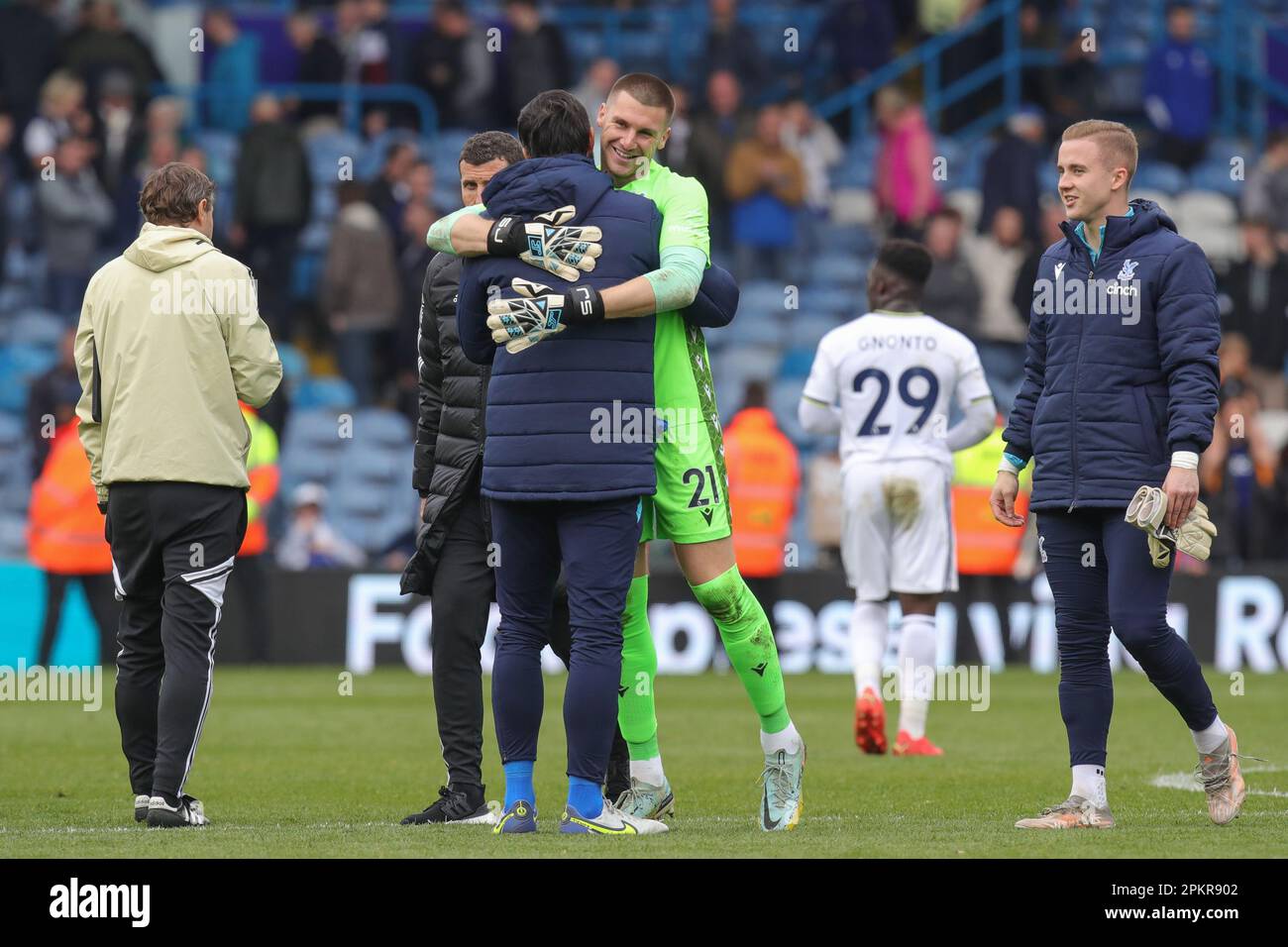 Leeds, Großbritannien. 09. April 2023. Sam Johnstone #21 von Crystal Palace feiert den Sieg seiner Teams nach dem Premier League-Spiel Leeds United gegen Crystal Palace in Elland Road, Leeds, Großbritannien, 9. April 2023 (Foto von James Heaton/News Images) in Leeds, Großbritannien, am 4./9. April 2023. (Foto: James Heaton/News Images/Sipa USA) Guthaben: SIPA USA/Alamy Live News Stockfoto