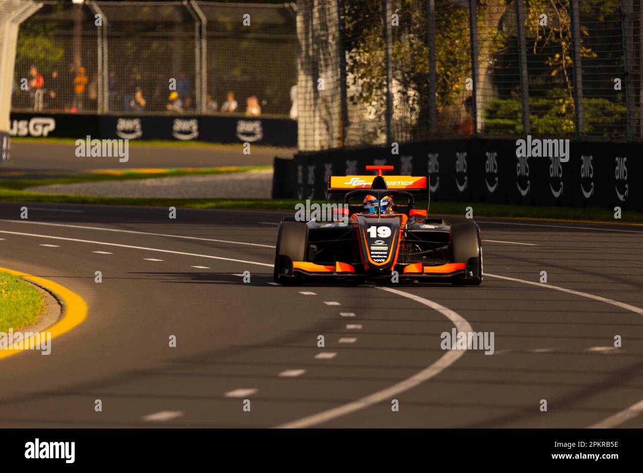 Melbourne, Australien. 31. März 2023. Tommy Smith aus Australien fährt das Van Amersfoort Racing (19) F3 während des Trainings beim australischen Formel 1 Grand Prix auf der Albert Park Grand Prix-Rennstrecke. (Foto: George Hitchens/SOPA Images/Sipa USA) Guthaben: SIPA USA/Alamy Live News Stockfoto