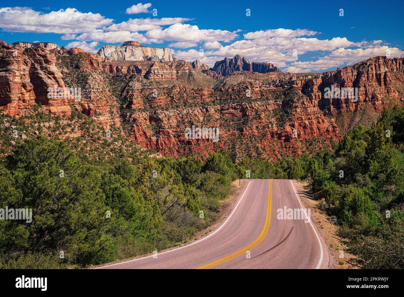 Spektakuläre Ausblicke auf die Kolob Terrace Road vor dem Zion-Nationalpark in der Nähe von Springdale, Utah Stockfoto