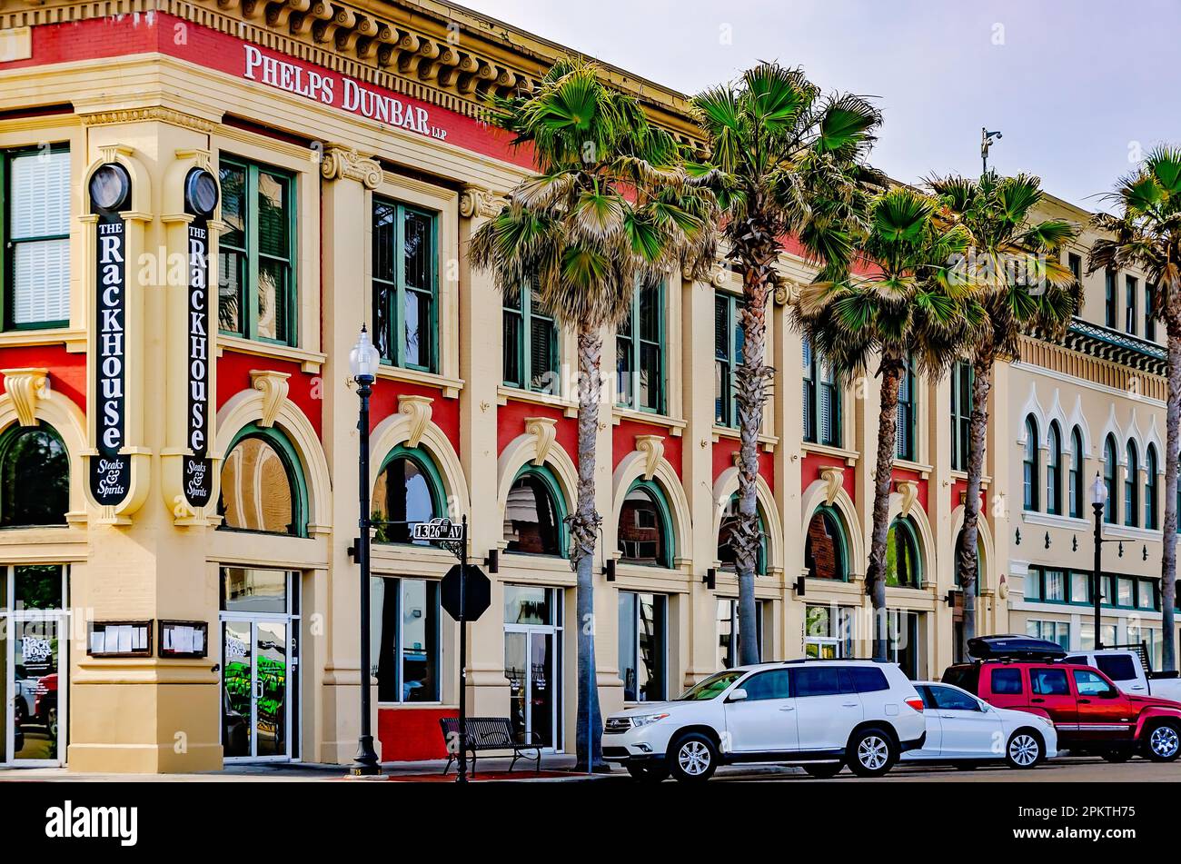 Das Rack House Restaurant ist im historischen First National Bank