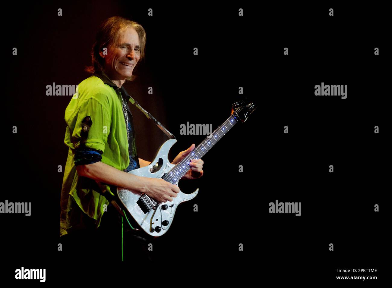 Italien 7. April 2023 Steve Vai - Inviolate Tour - live im Teatro Dal Verme Mailand © Andrea Ripamonti / Alamy Stockfoto