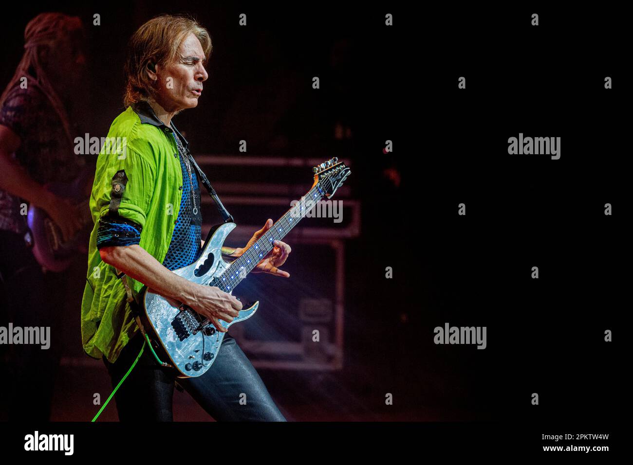 Italien 7. April 2023 Steve Vai - Inviolate Tour - live im Teatro Dal Verme Mailand © Andrea Ripamonti / Alamy Stockfoto