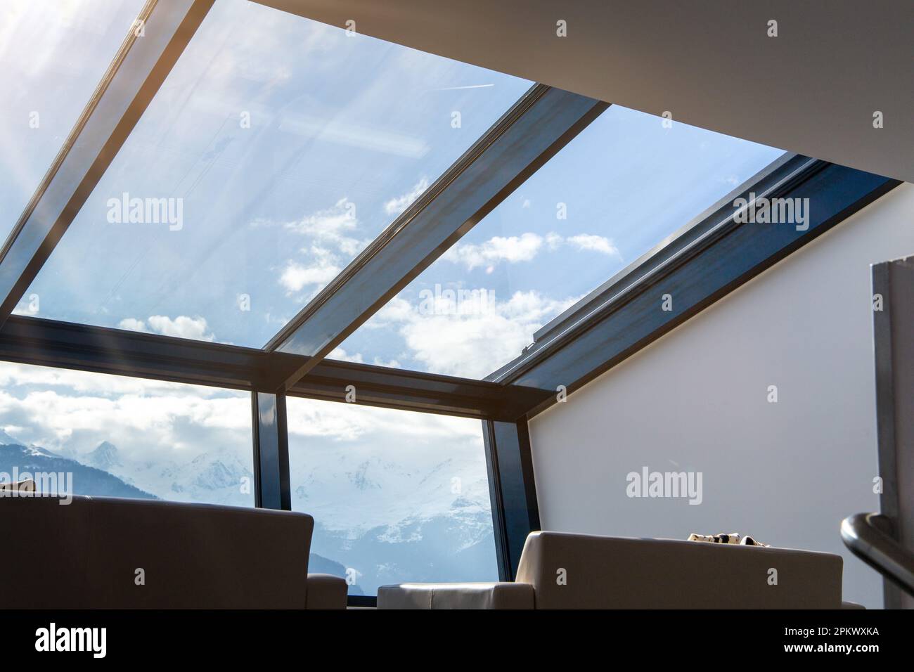 Großes Fenster mit Panoramablick Stockfoto