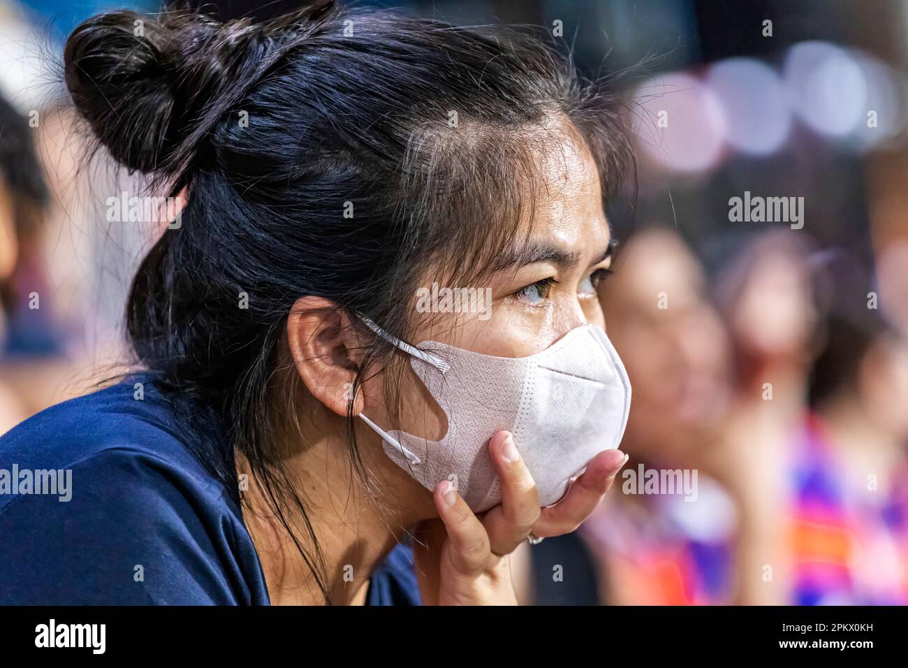 Fans und Zuschauer von Port F.C. beim Spiel der thailändischen Fußballliga im PAT-Stadion, Khlong Toey, Bangkok, Thailand Stockfoto