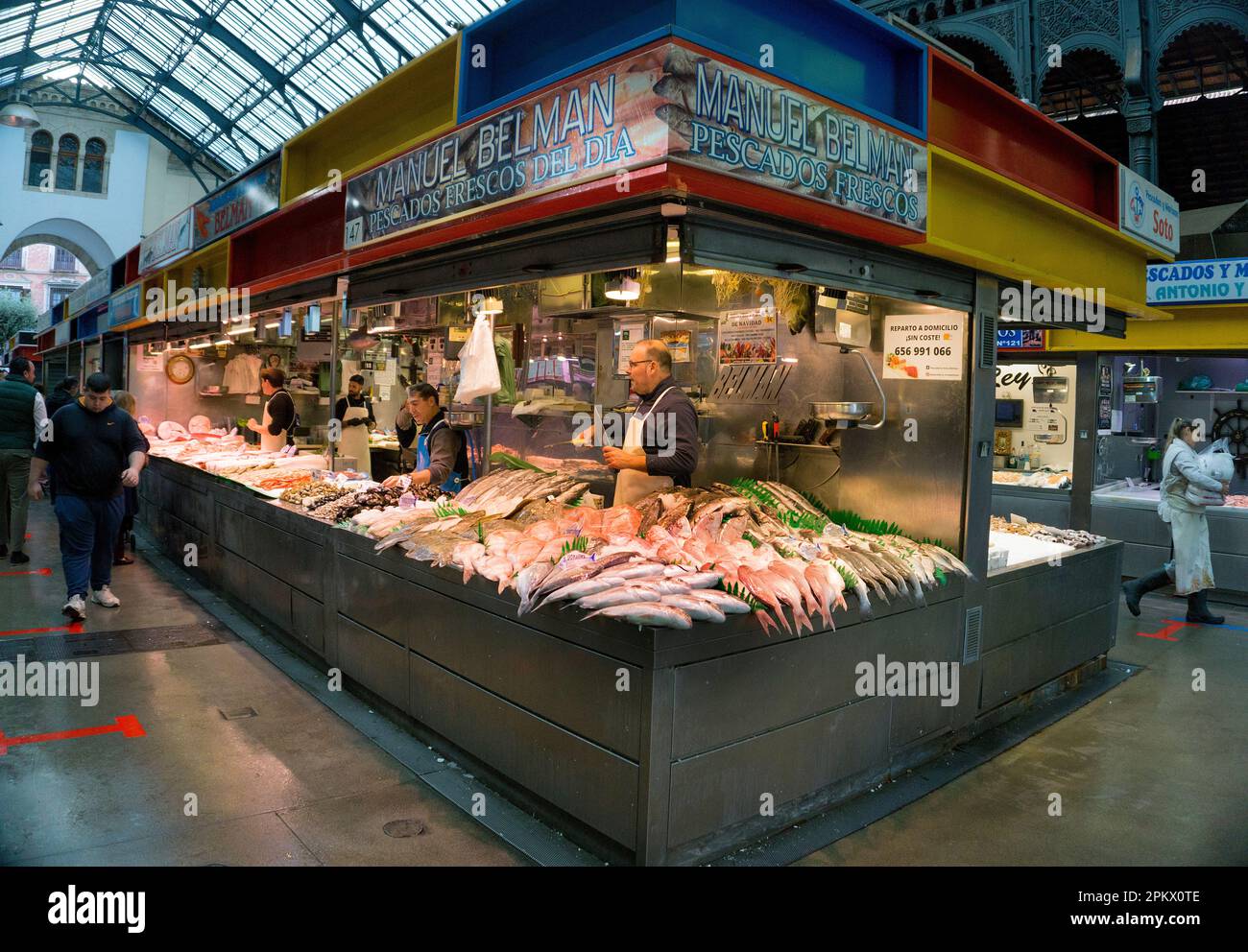 Frischer Fisch im „Mercado Central de Atarazanas“, Altstadt von Malaga, Andalusien, Costa del Sol, Spanien, Europa Stockfoto
