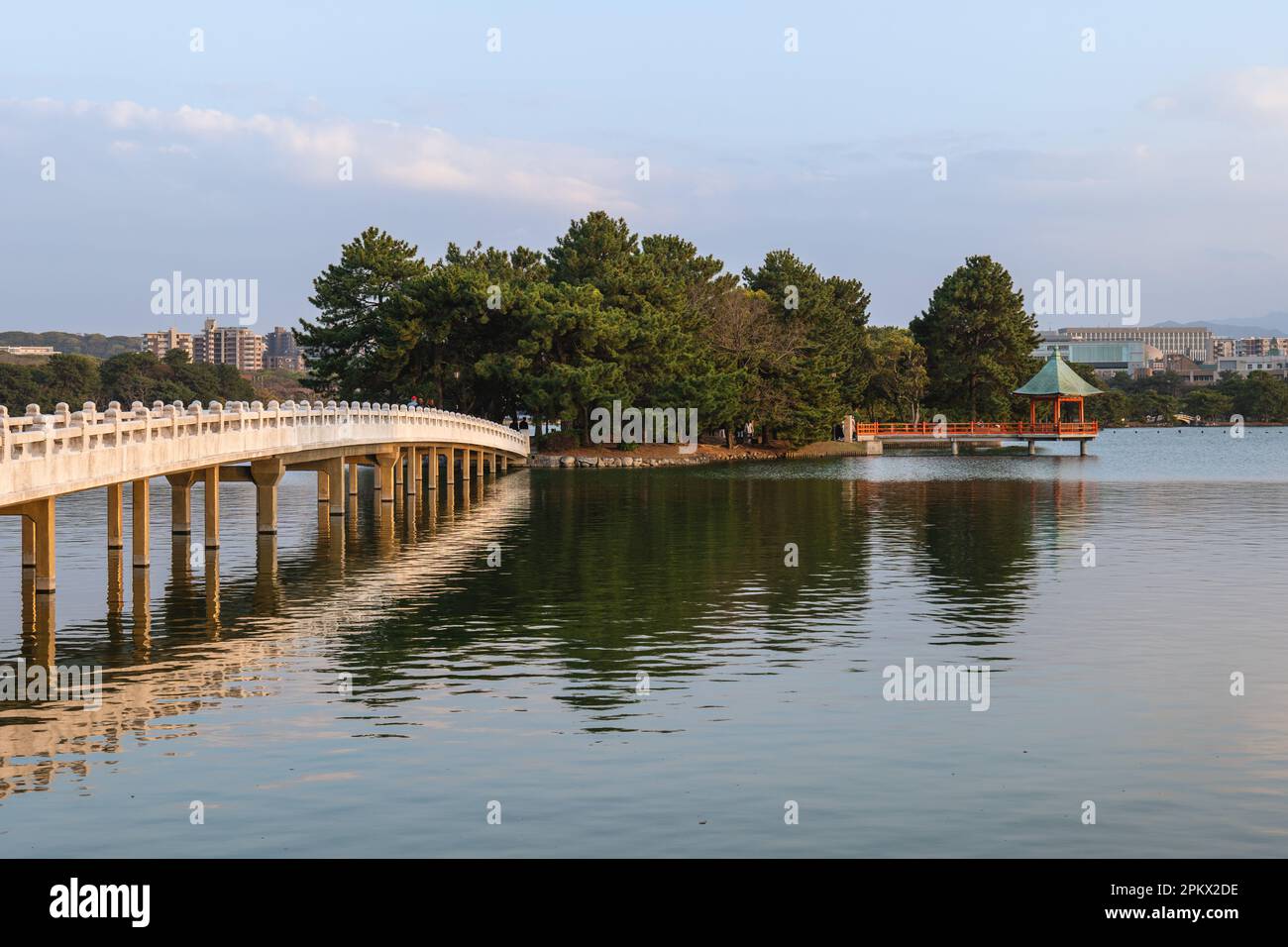 Sechseckiger Pavillon des Ohori-Parks in Fukuoka, Kyushu, Japan Stockfoto