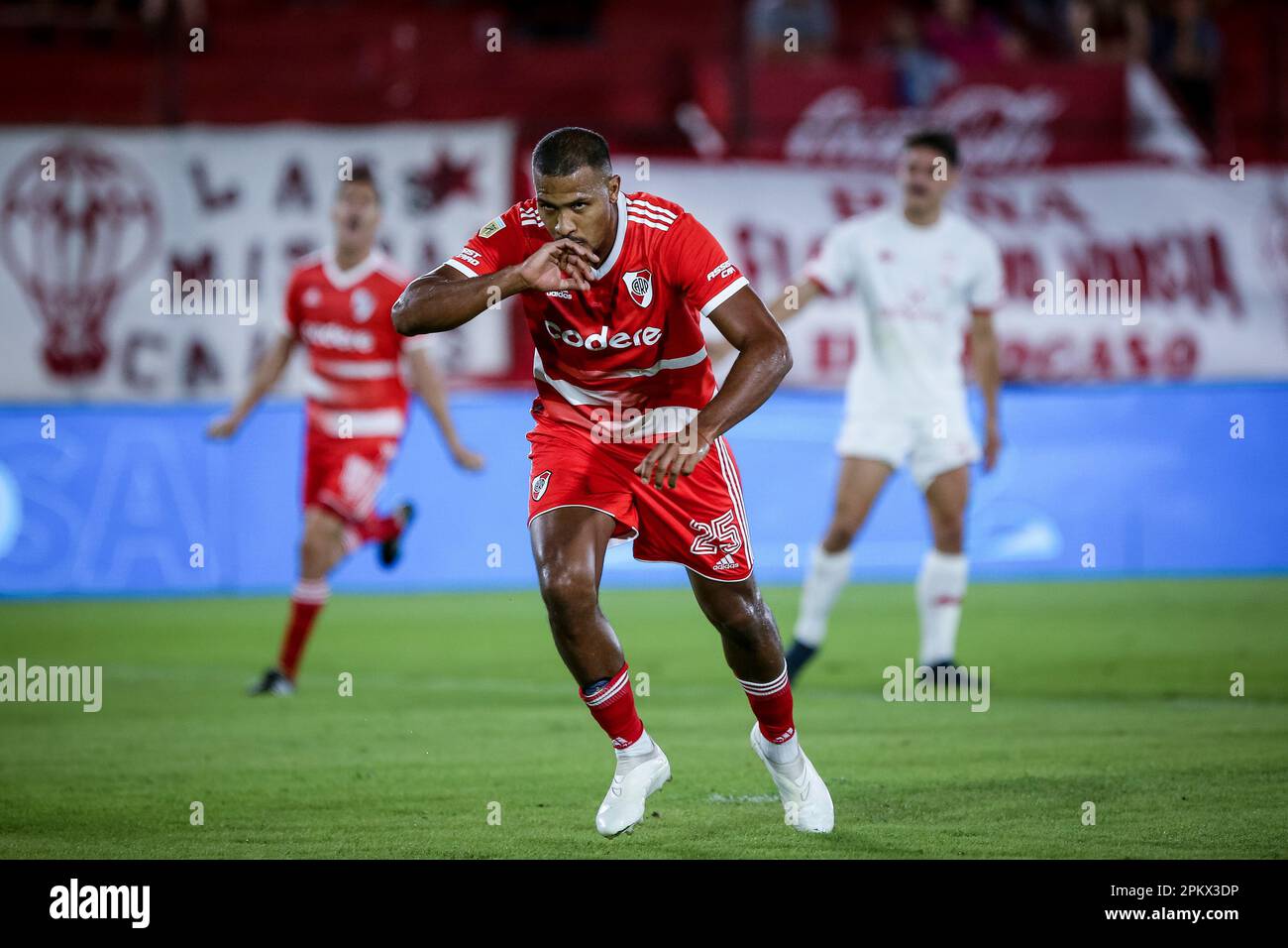 Buenos Aires, Argentinien. 09. April 2023. Salomon Rondon von River Plate während eines Spiels zwischen Huracan und River Plate im Rahmen des Liga Profesional de Futbol 2023 im Tomas Duco Stadion gesehen. (Endstand: Huracan 0 - 3 River Plate) (Foto: Roberto Tuero/SOPA Images/Sipa USA) Gutschrift: SIPA USA/Alamy Live News Stockfoto