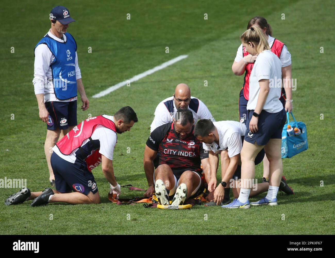 9. April 2023, Rom, Frankreich: Billy Vunipola von Sarazenen verletzt beim Heineken Champions Cup, Viertelfinale, Rugby-Gewerkschaftsspiel zwischen Stade Rochelais (La Rochelle) und Saracens am 9. April 2023 im Marcel Deflandre Stadion in La Rochelle, Frankreich - Foto Laurent Lairys/DPPI/LiveMedia. (Kreditbild: © Laurent Lairys/LPS über ZUMA Press) NUR REDAKTIONELLE VERWENDUNG! Nicht für den kommerziellen GEBRAUCH! Stockfoto