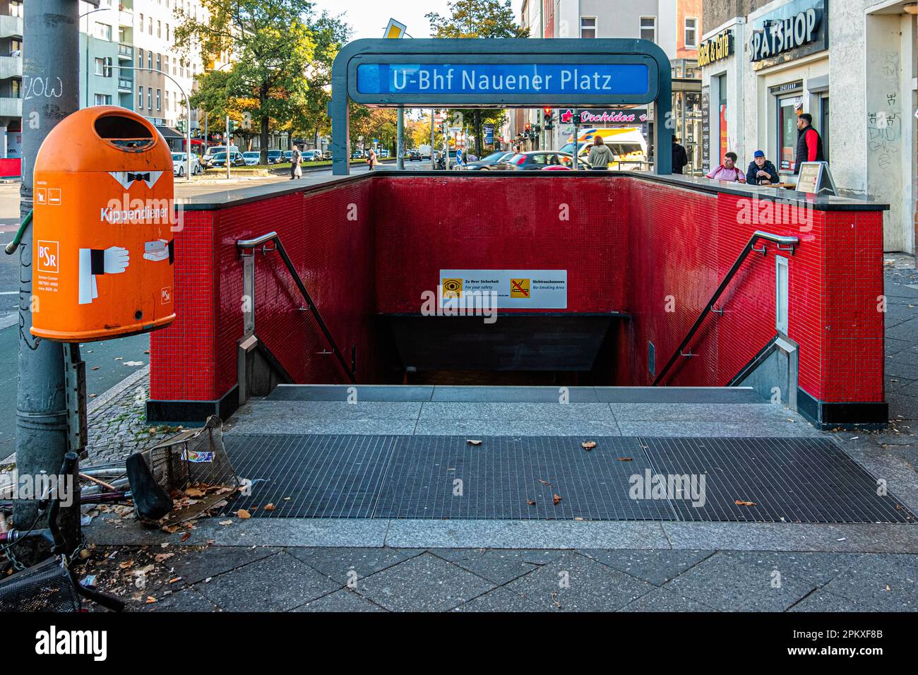 Eingang U-Nauener Platz, U-Bahn-Station bedient U9 Linie, Wedding, Mitte, Berlin. Entworfen von Rainer G. Rümmler Stockfoto