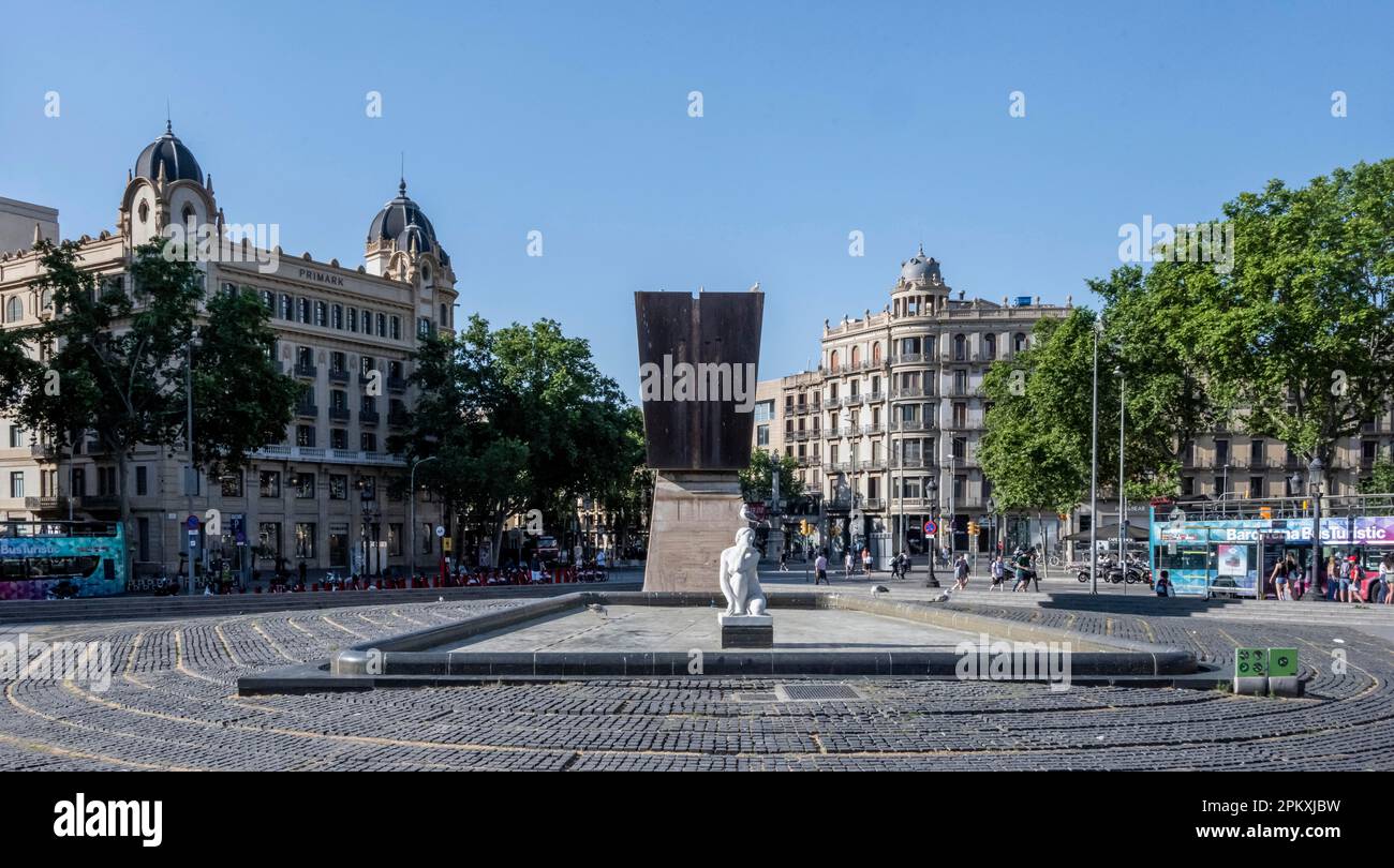 Skulptur La Deessa mit Brunnen, Placa de Catalunya, Barcelona, Katalonien, Spanien Stockfoto