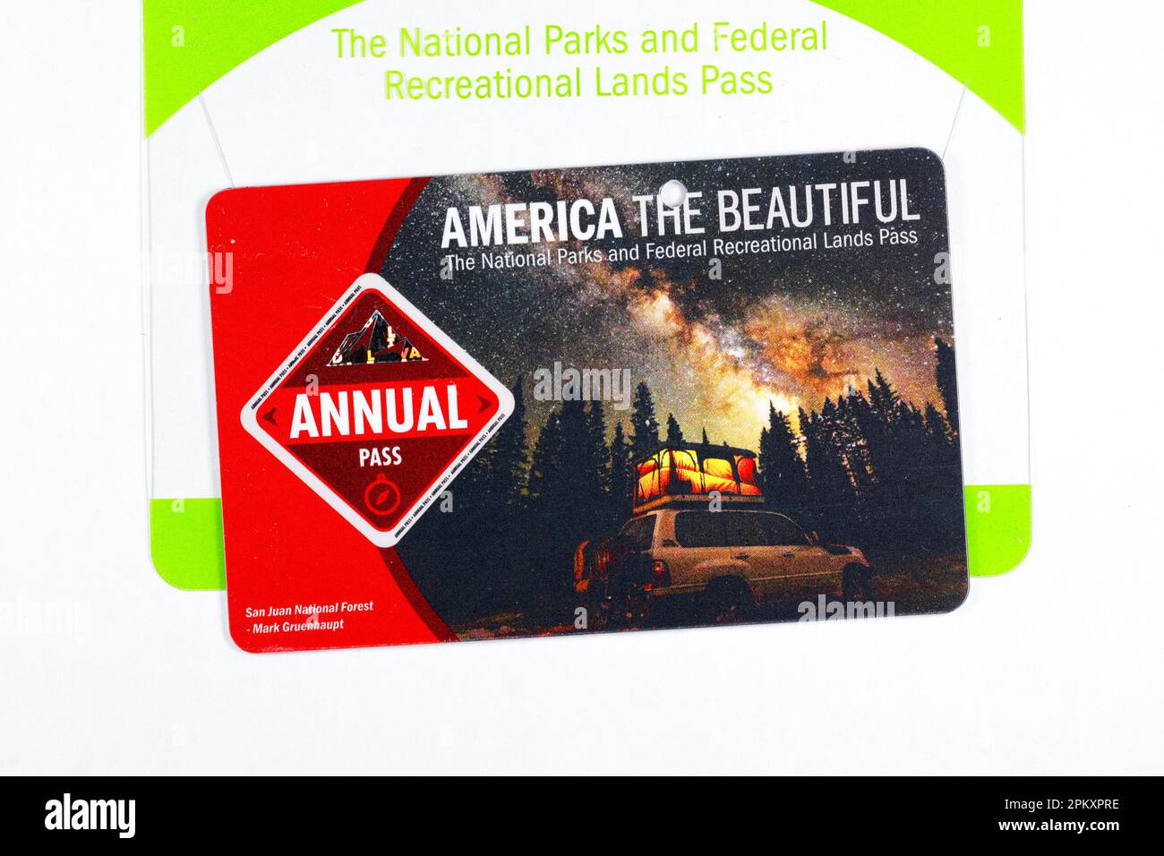 Ein America The Beautiful National Parks and Federal Recreational Lands Annual Pass. Mit dem Pass ist der Eintritt gebührenfrei. (Weitere Informationen) Stockfoto